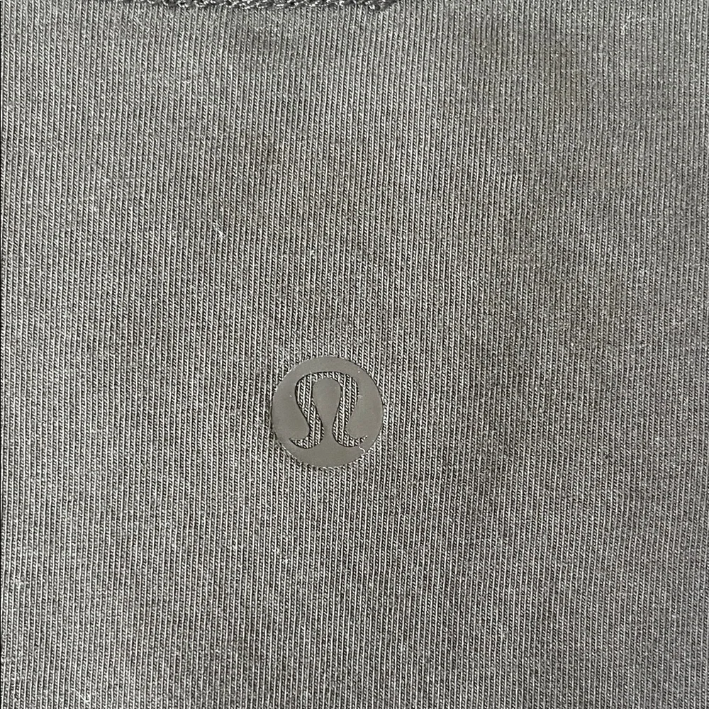 Lululemon Women’s Love V-Neck Tee - Picture 3 of 3